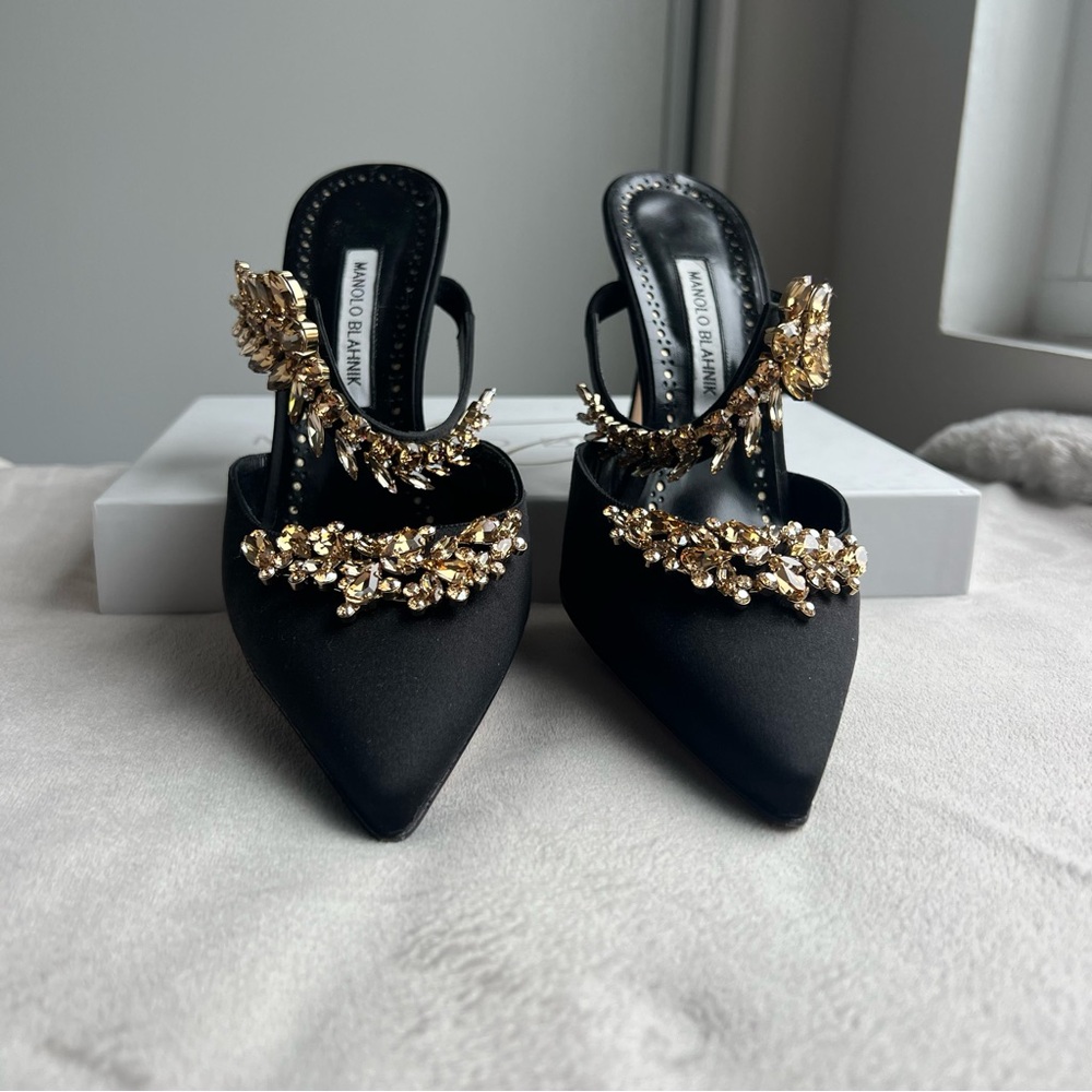 NEVER WORN LIMITED EDITION Manolo Blahnik 50th Anniversary Gold Gem Lurum